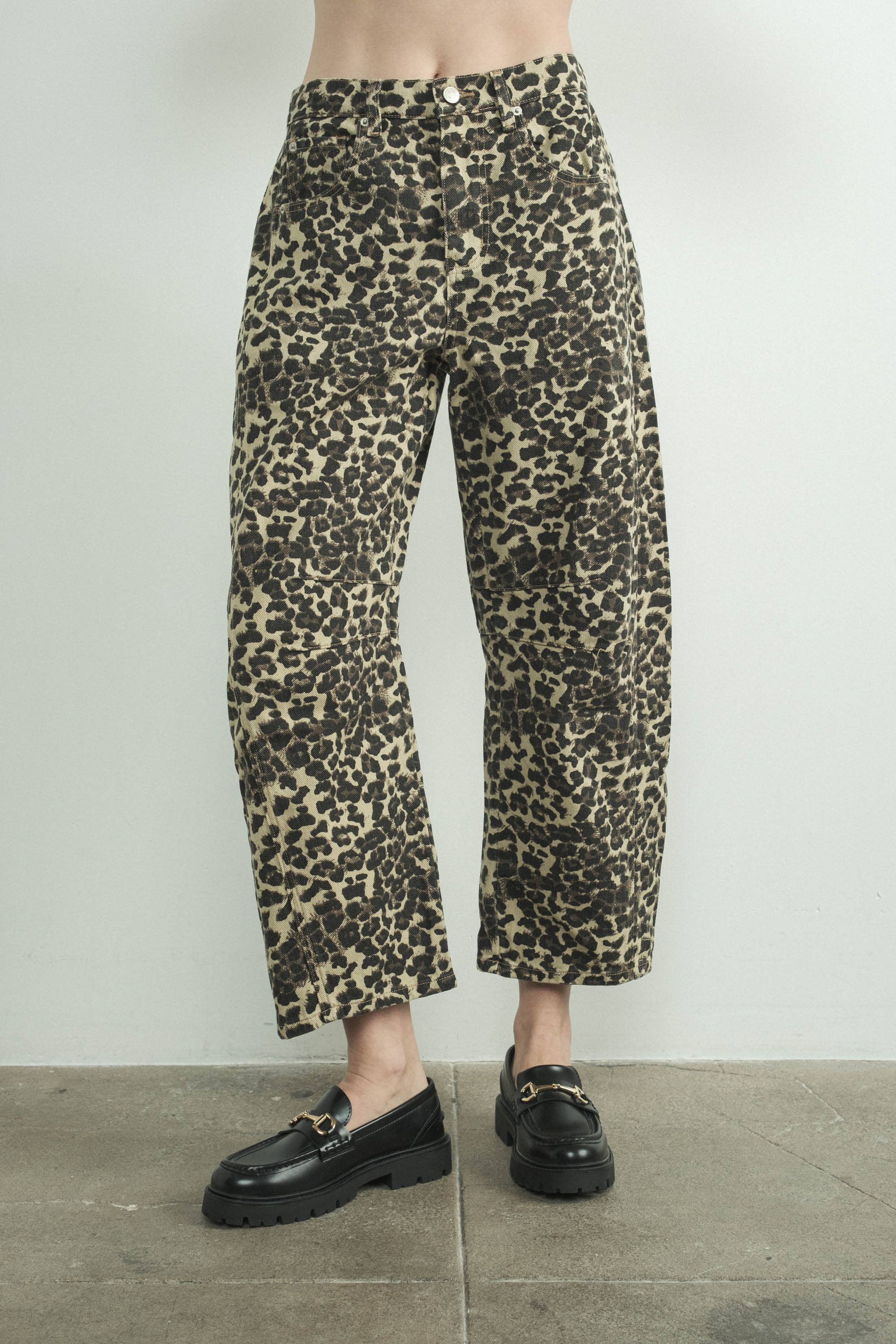 Leopard Barrel Jeans