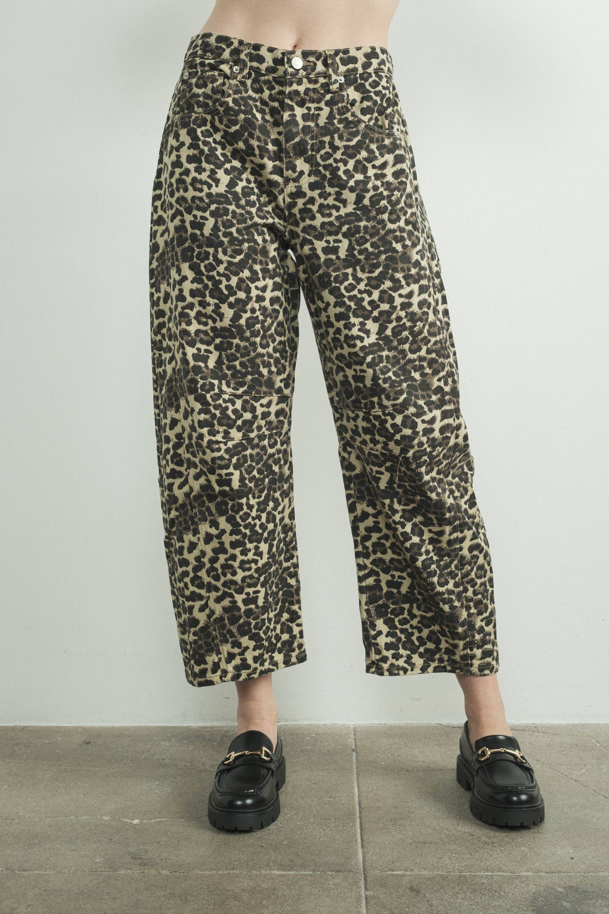 Leopard Barrel Jeans