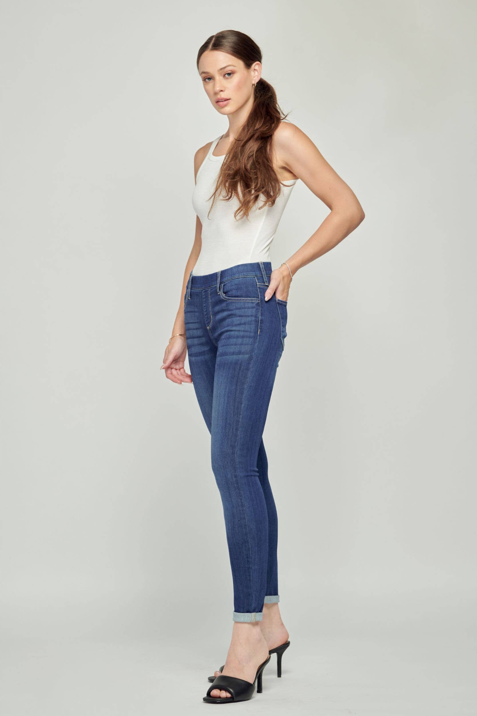 Mid Rise Pull-On Skinny