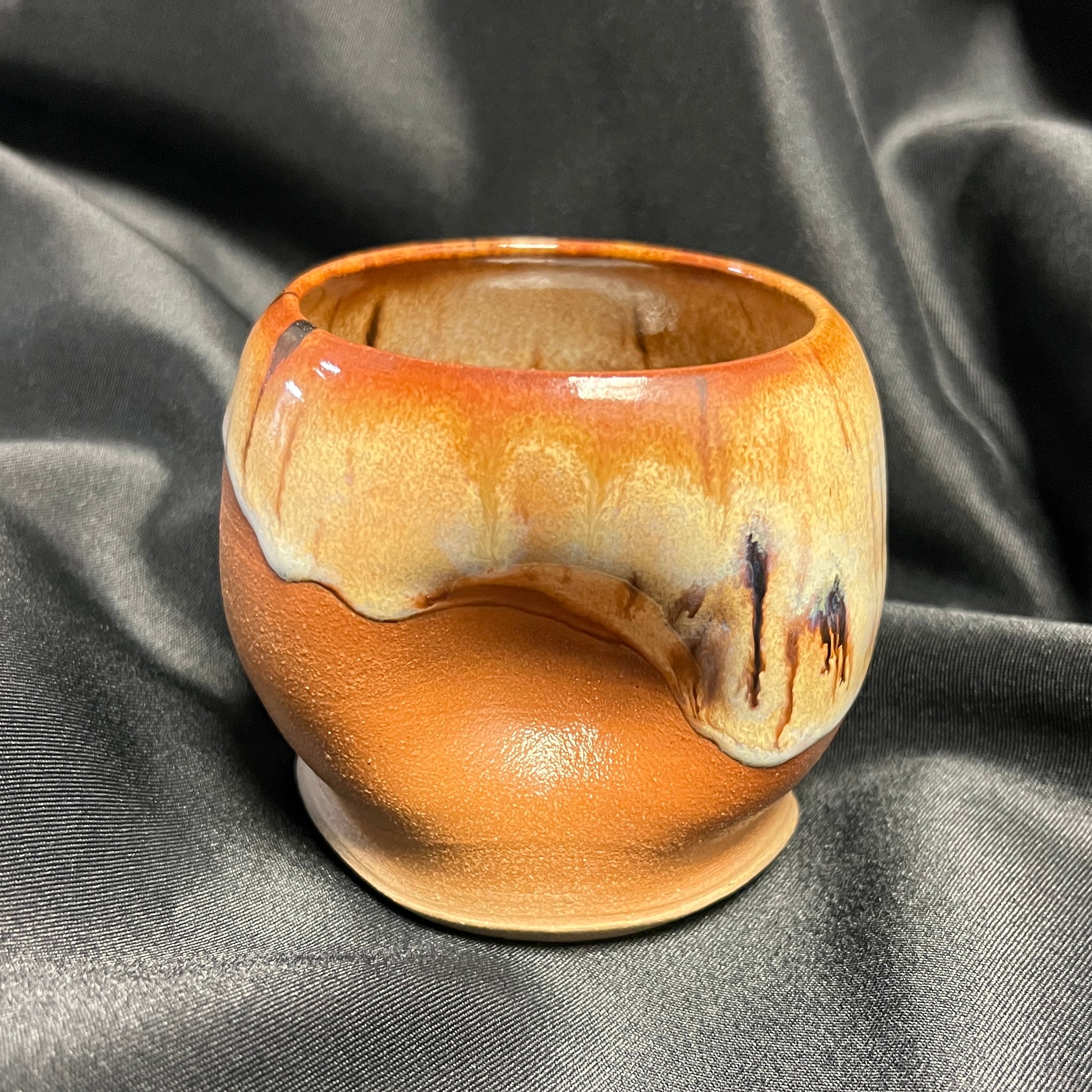 Spotted Thumb Cups