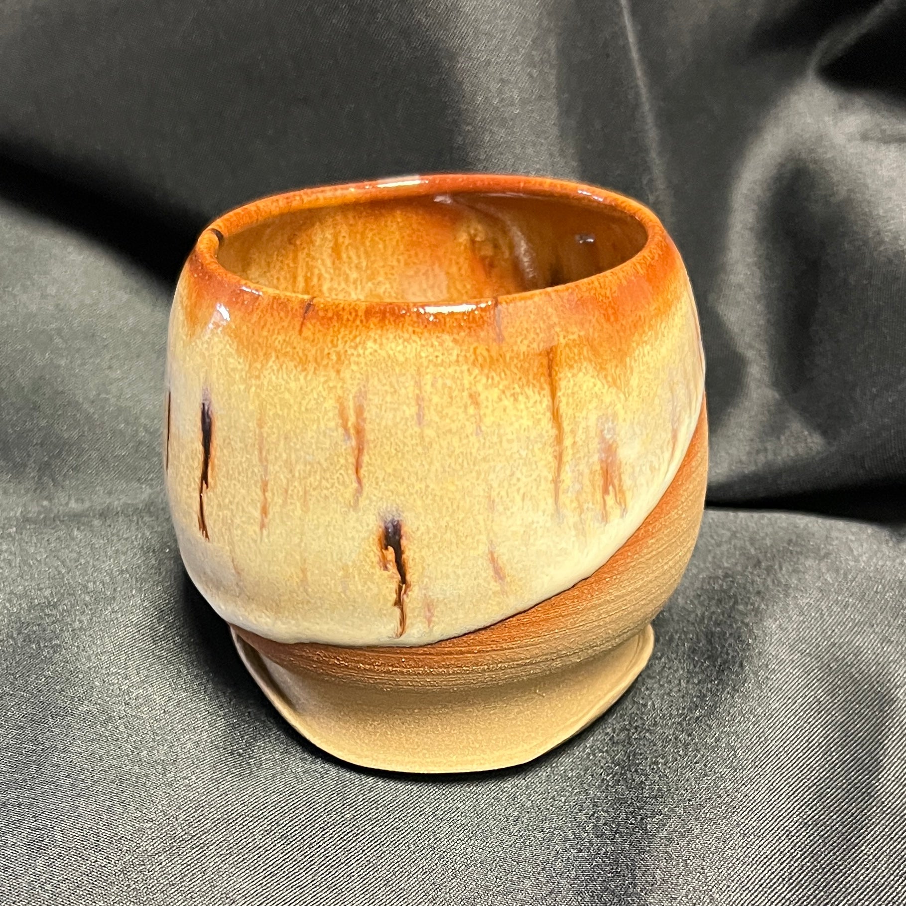 Spotted Thumb Cups
