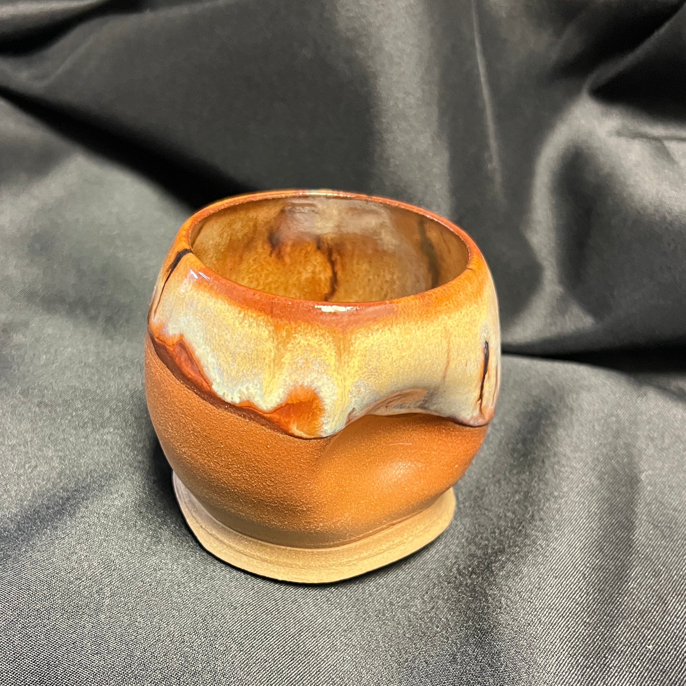 Spotted Thumb Cups