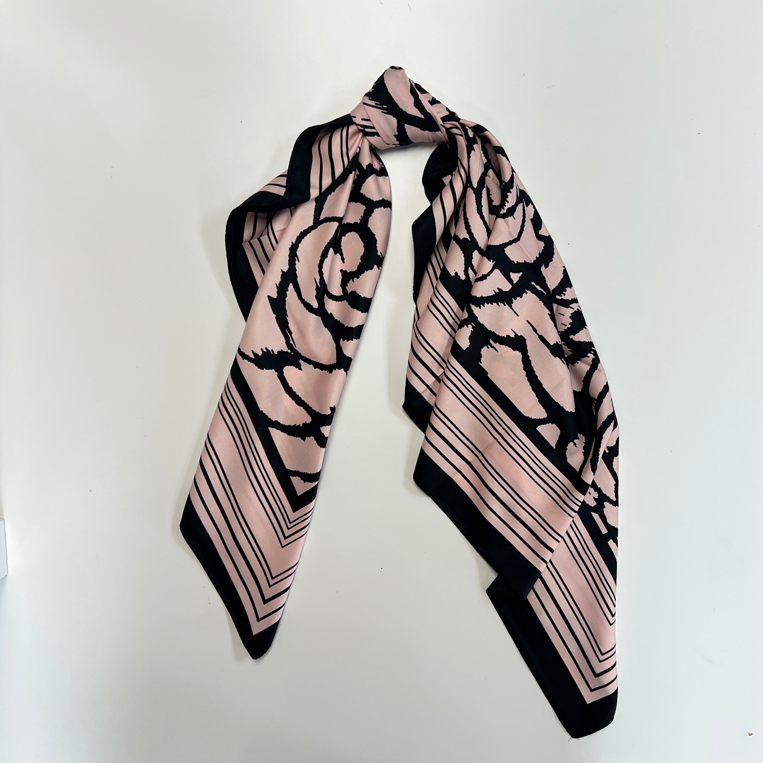 Sketch Floral Wild Rag