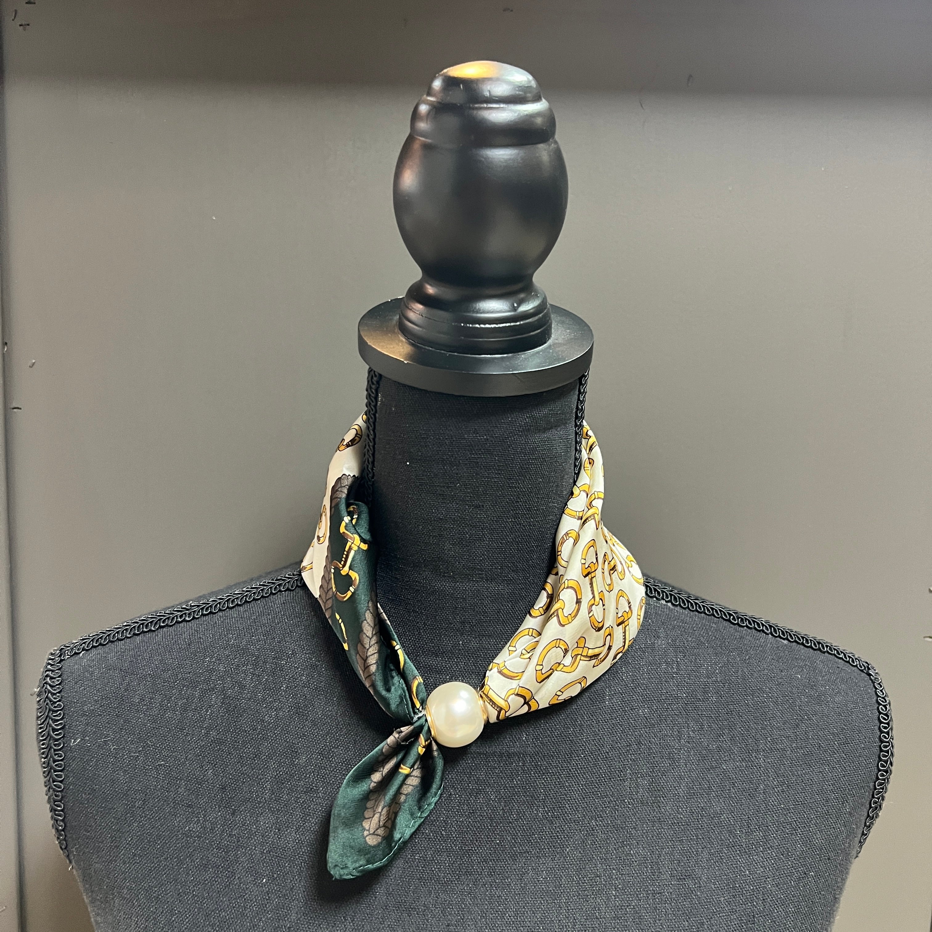 Scarf w/ Pearl