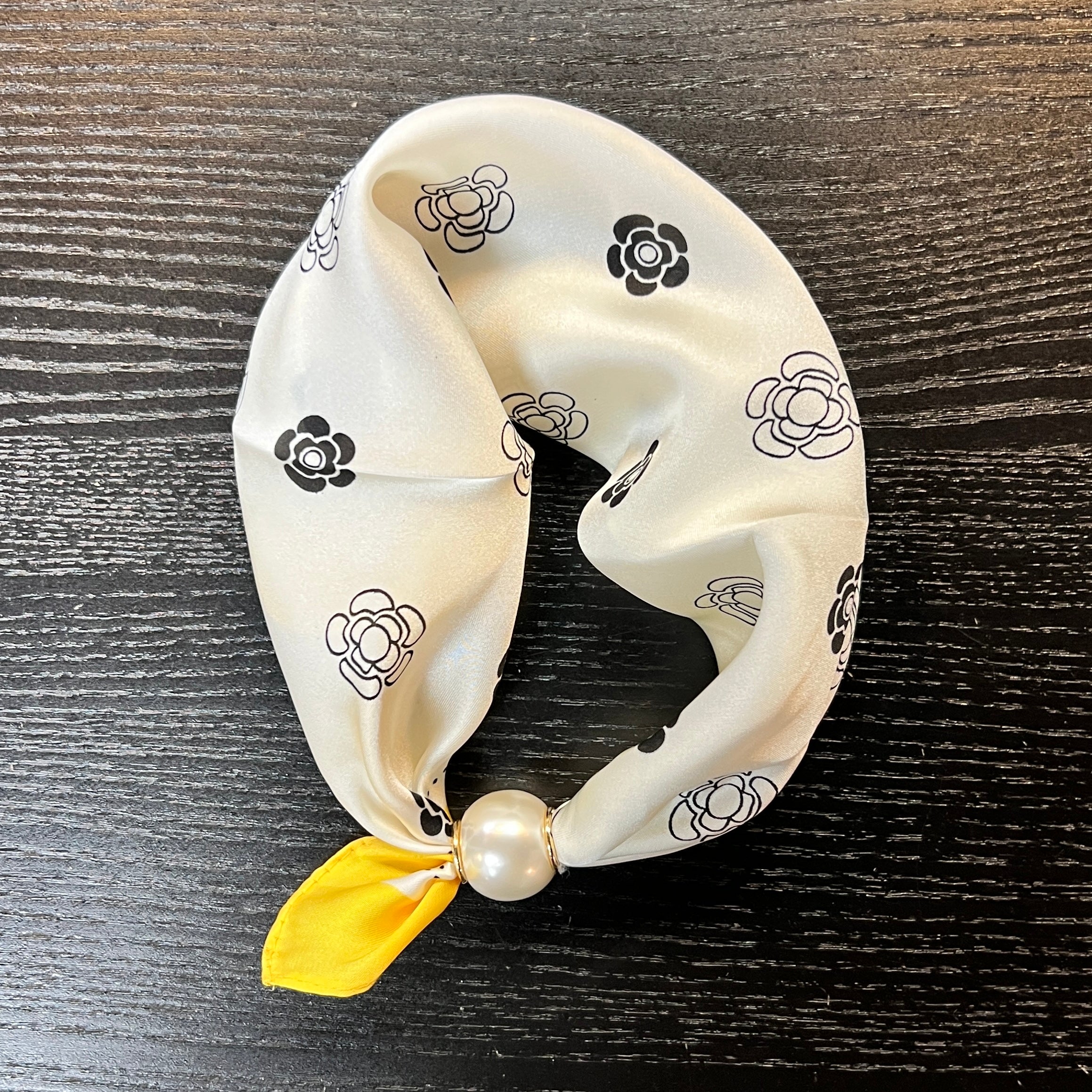 Scarf w/ Pearl
