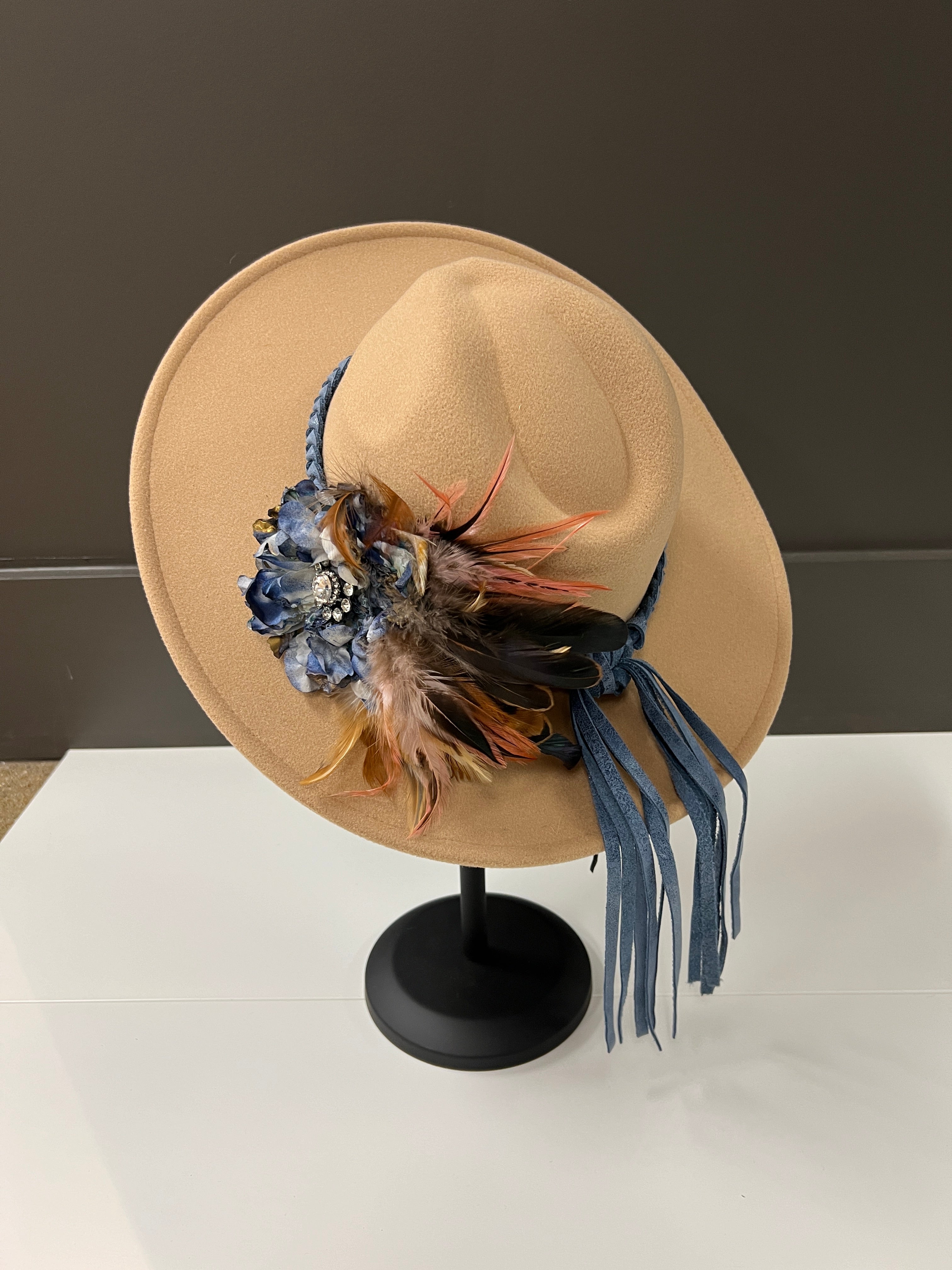 Briar Hat - Floral Feather Band