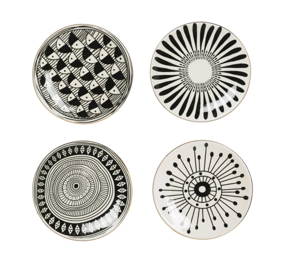 Set of 4 Black & White Plates
