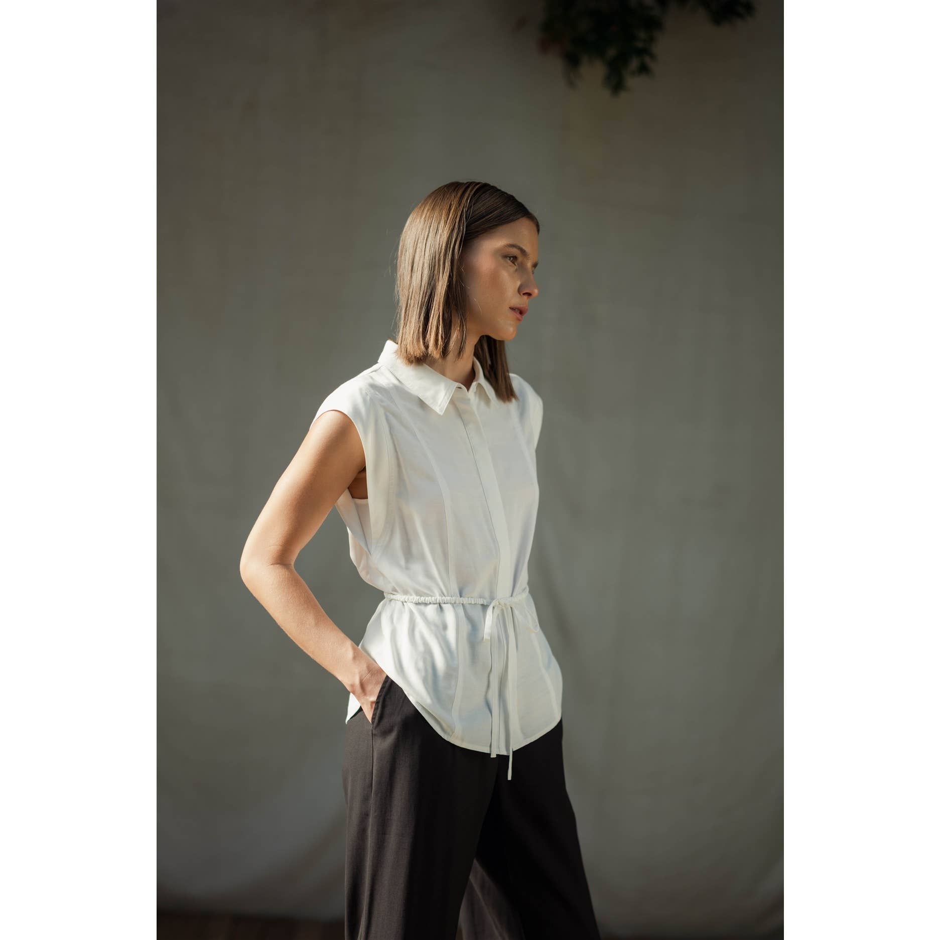 Sleevelss Tie Waist Top