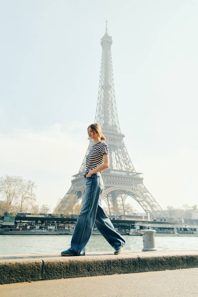 Mid Rise Wide Leg Jeans